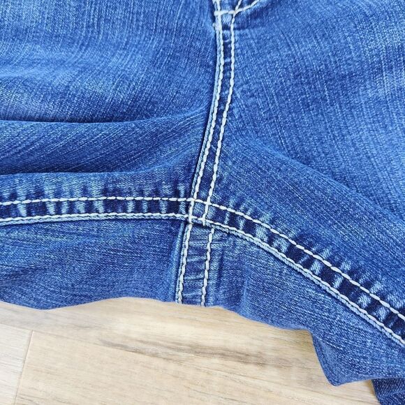 💇‍♀️Lane Bryant Blue Denim Tan Embroider Capri Jeans Size 18 - Picture 9 of 10